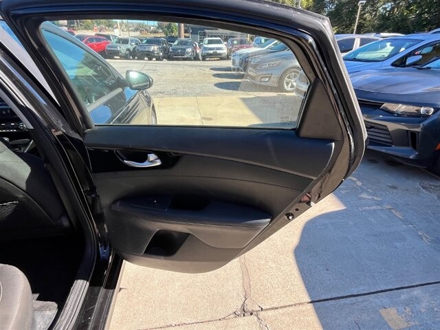 2019 Kia Forte in Greenville, SC 29607 - 18087684 15