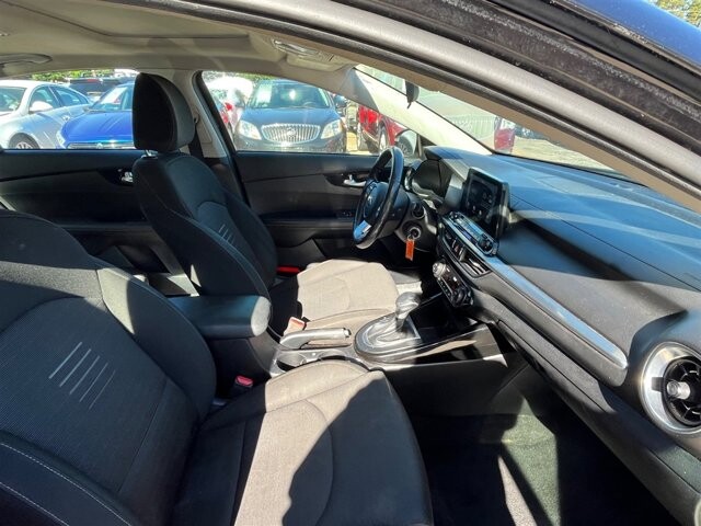 2019 Kia Forte in Greenville, SC 29607 - 18087684 17