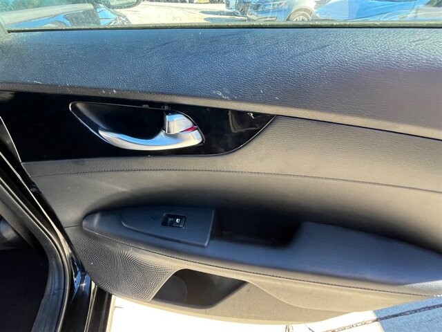 2019 Kia Forte in Greenville, SC 29607 - 18087684 20