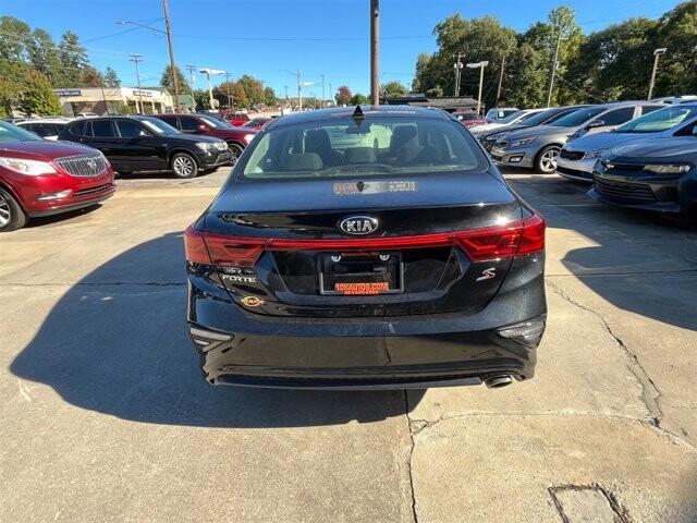 2019 Kia Forte in Greenville, SC 29607 - 18087684 4
