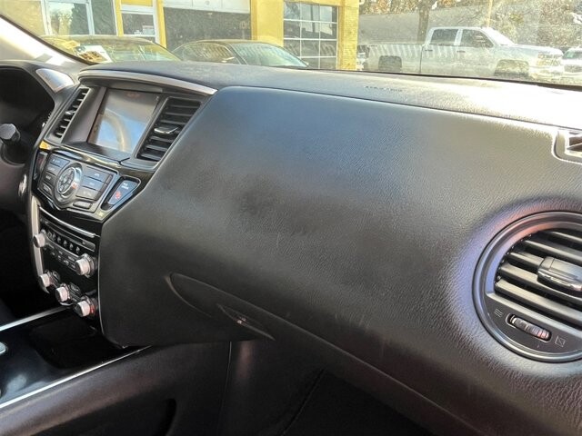 2019 Nissan Pathfinder in Greenville, SC 29607 - 18087685 13