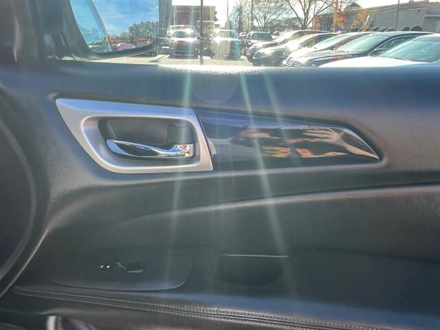 2019 Nissan Pathfinder in Greenville, SC 29607 - 18087685 10