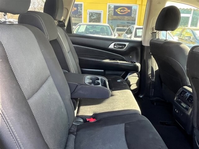 2019 Nissan Pathfinder in Greenville, SC 29607 - 18087685 17