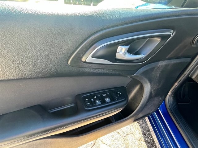 2015 Chrysler 200 in Greenville, SC 29607 - 18087699 28