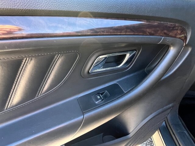 2015 Ford Taurus in Greenville, SC 29607 - 18087702 28