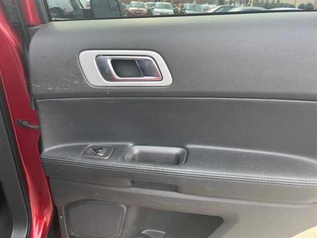 2013 Ford Explorer in Greenville, SC 29607 - 18087710 19