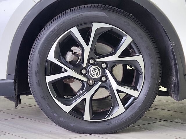 2021 Toyota C-HR in Cinnaminson, NJ 08077 - 18087713 9