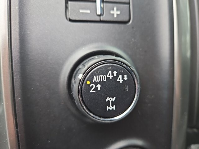 2018 Chevrolet Silverado 1500 in Virginia Beach, VA 23464 - 18087714 16