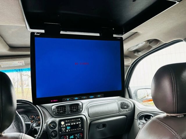 2004 Chevrolet TrailBlazer in Harrisonburg, VA 22801 - 18087718 7