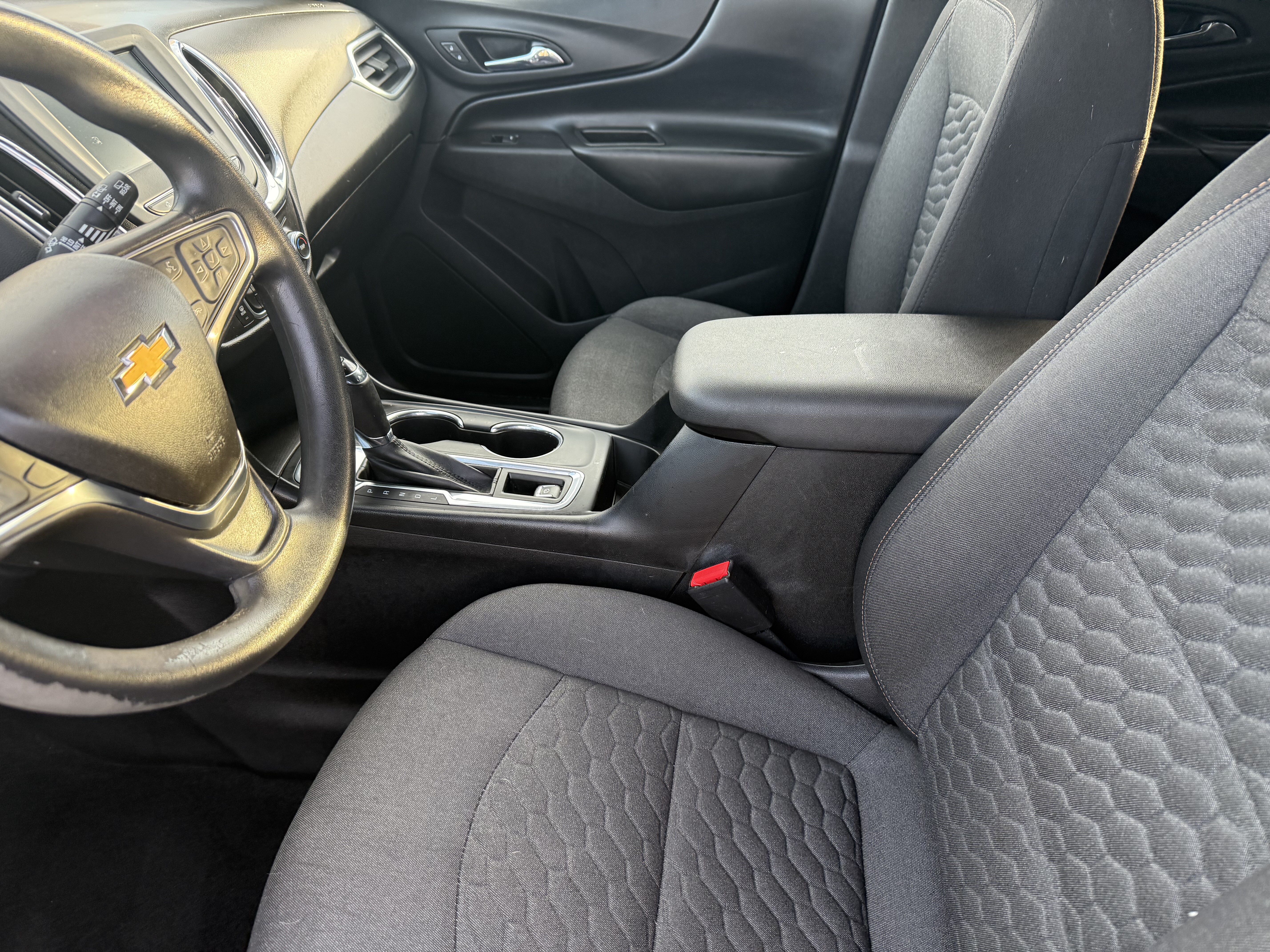 2018 Chevrolet Equinox in Phoenix, AZ 85022 - 18087739 9