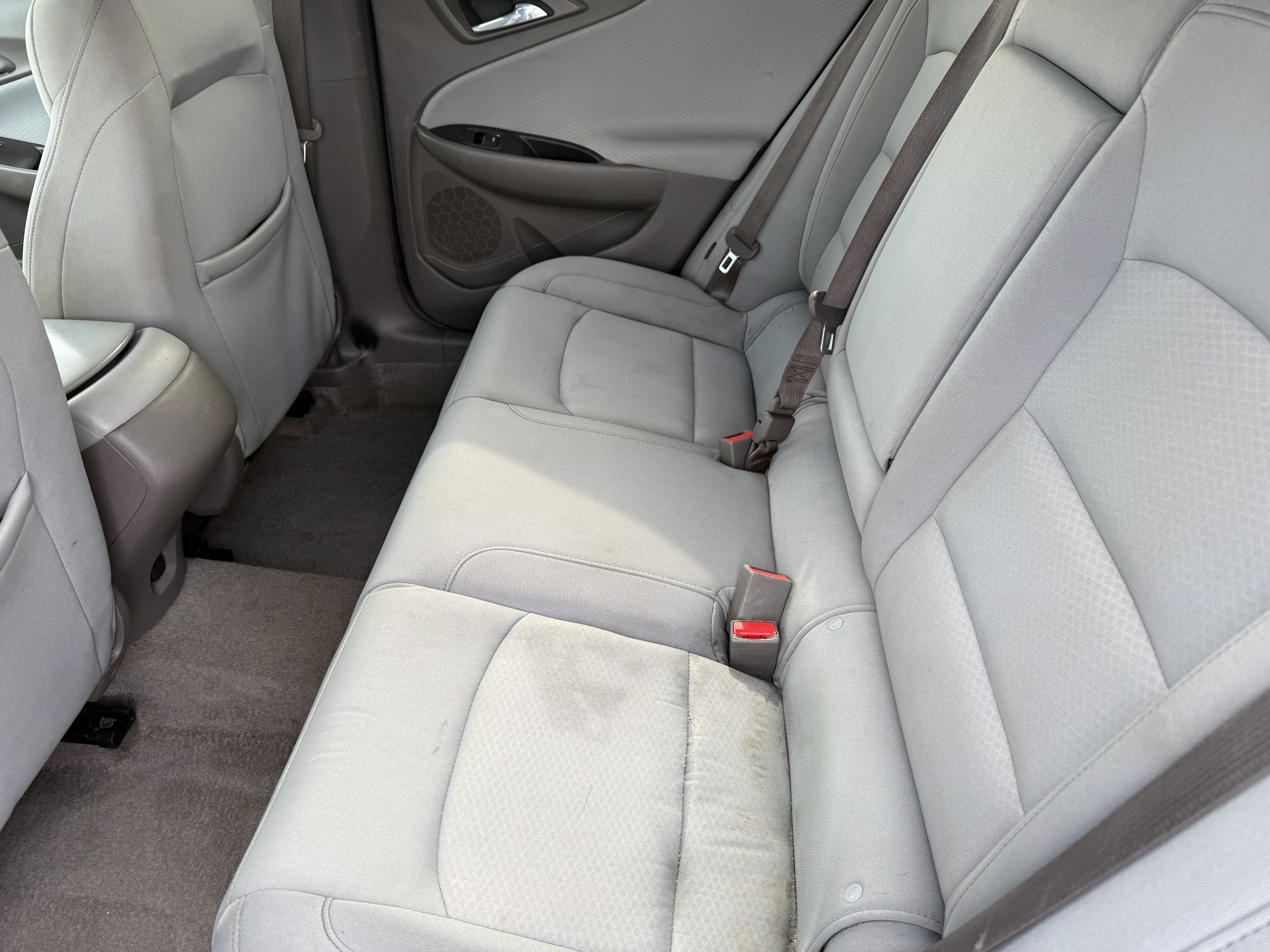 2018 Chevrolet Malibu in Phoenix, AZ 85022 - 18087741 8