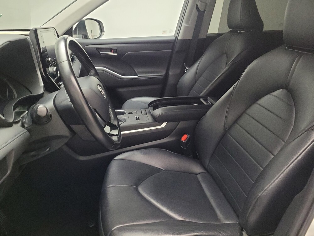 2020 Toyota Highlander in Downey, CA 90241 - 18087743 17