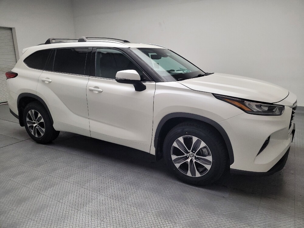 2020 Toyota Highlander in Downey, CA 90241 - 18087743 11