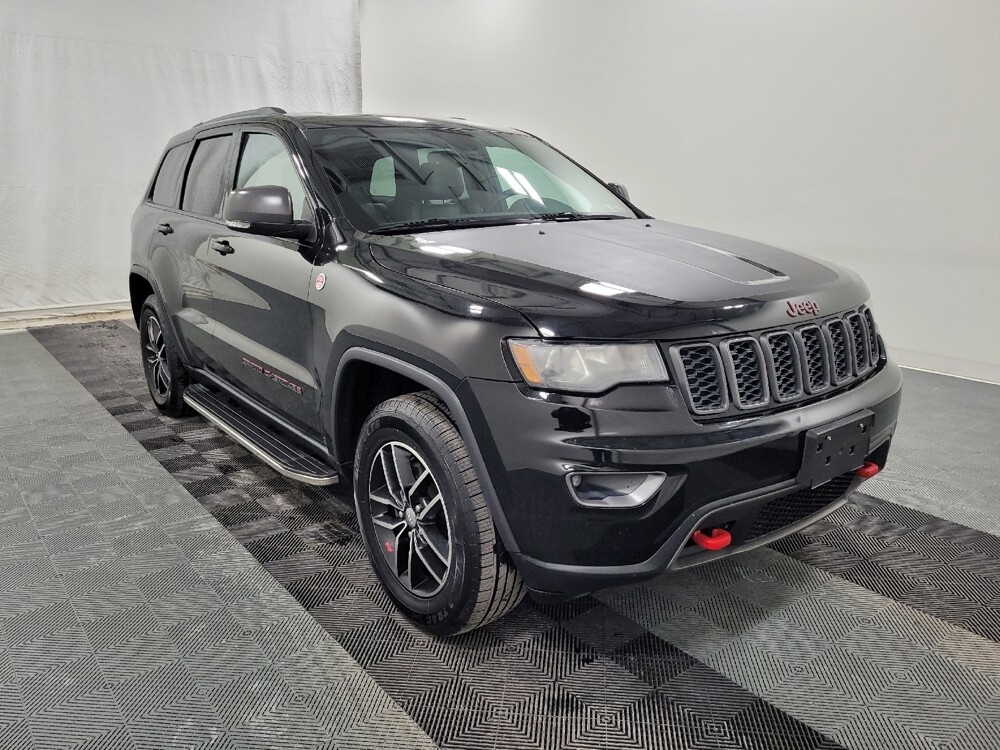 2017 Jeep Grand Cherokee in Plymouth Meeting, PA 19462 - 18087750 13