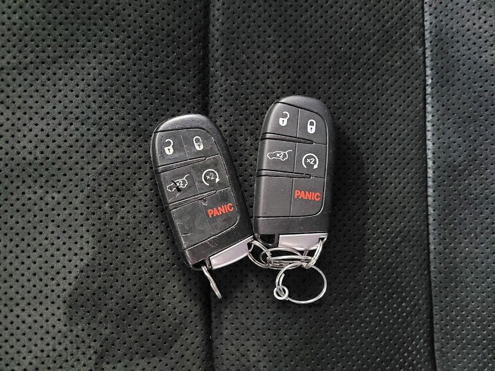 2017 Jeep Grand Cherokee in Plymouth Meeting, PA 19462 - 18087750 32