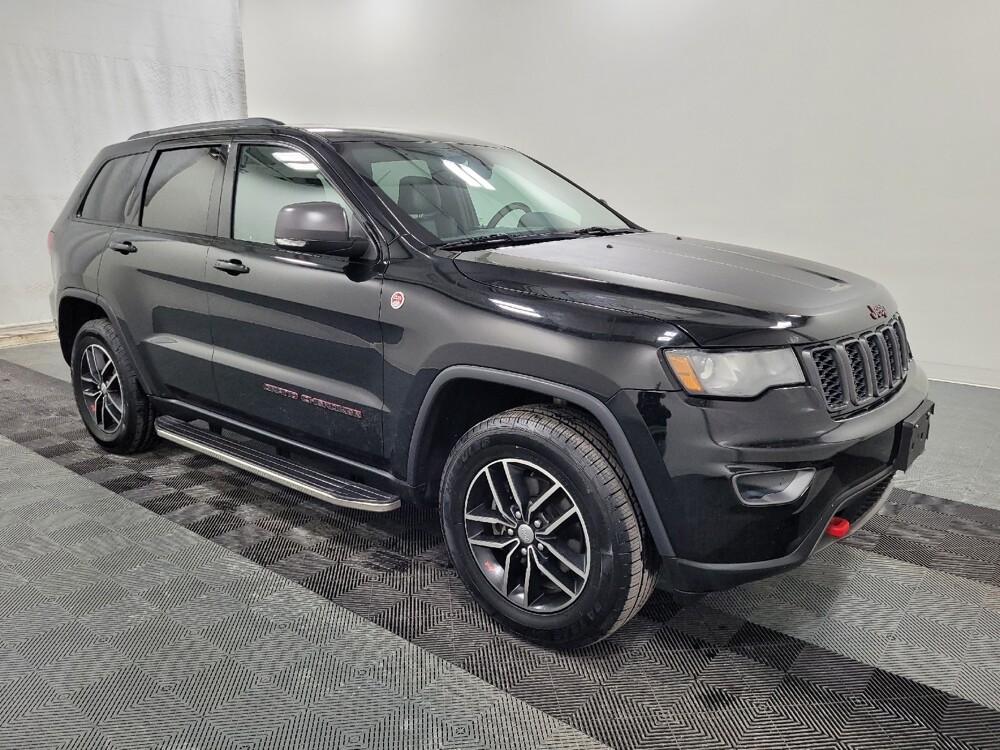 2017 Jeep Grand Cherokee in Plymouth Meeting, PA 19462 - 18087750 11