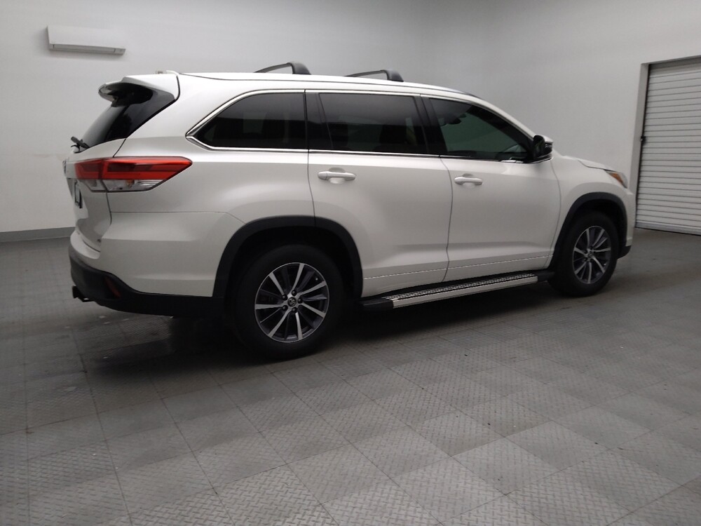 2017 Toyota Highlander in El Paso, TX 79907 - 18087800 10