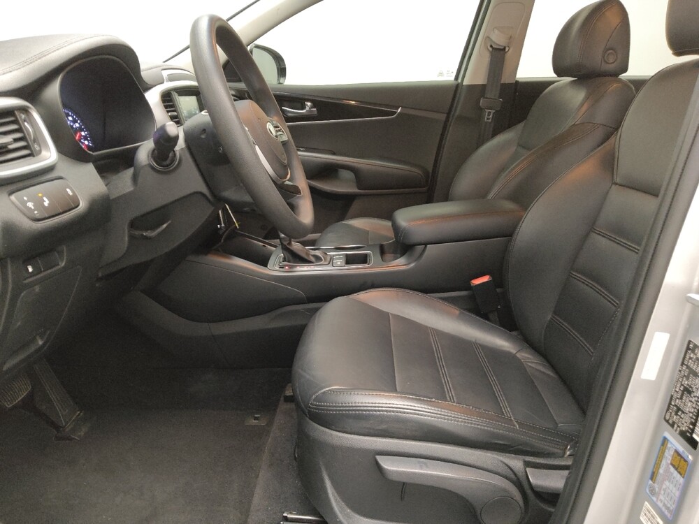 2019 Kia Sorento in Plano, TX 75074 - 18087801 17