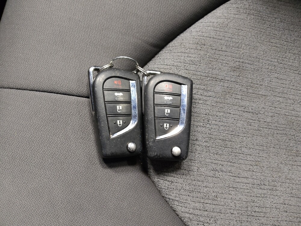 2018 Toyota Camry in Mesa, AZ 85210 - 18087808 32