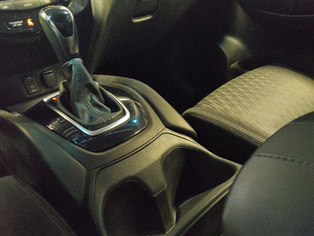 2017 Nissan Rogue in Glendale, AZ 85301 - 18087810 26