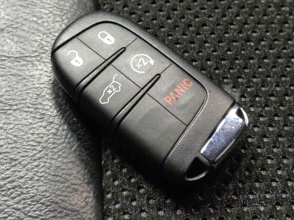 2018 Jeep Compass in Mesa, AZ 85210 - 18087819 32