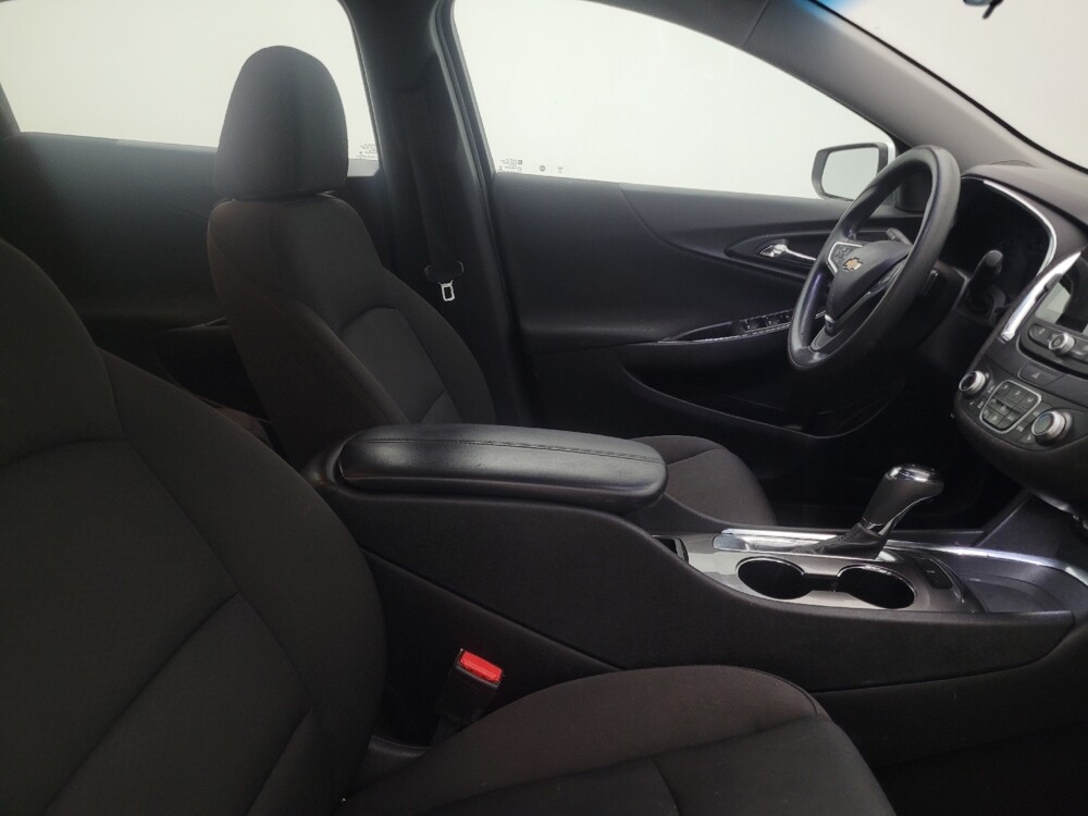 2019 Chevrolet Malibu in Tallahassee, FL 32304 - 18087825 21