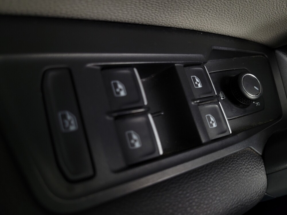 2019 Volkswagen Tiguan in Las Vegas, NV 89104 - 18087844 27