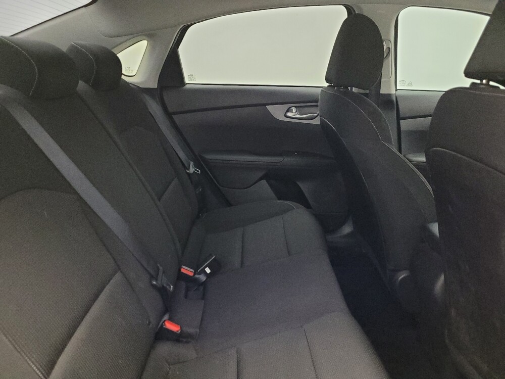 2021 Kia Forte in Glendale, AZ 85301 - 18087847 19