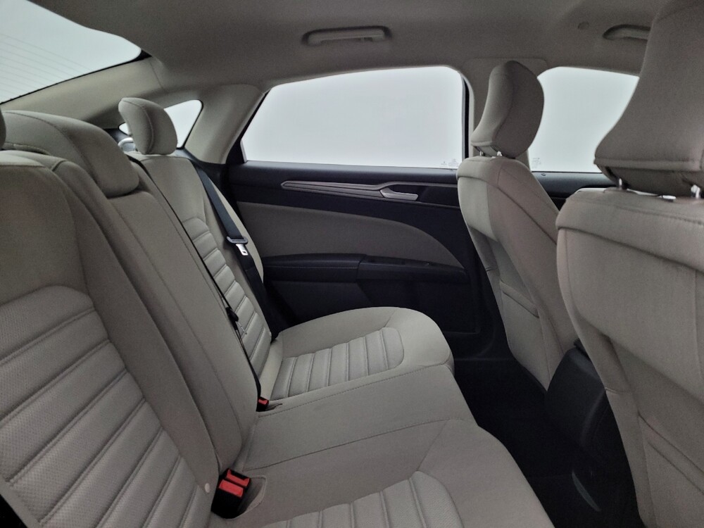 2017 Ford Fusion in Lexington, KY 40509 - 18087850 19