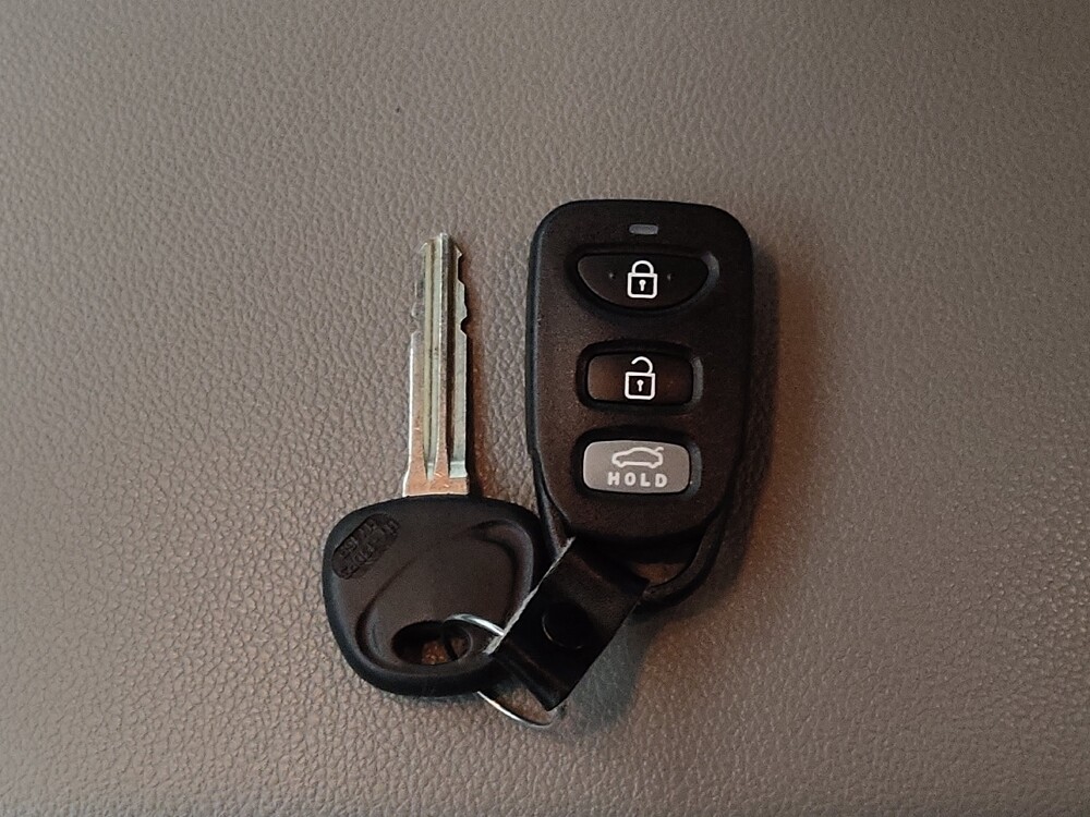 2018 Hyundai Elantra in Jacksonville, FL 32210 - 18087859 32