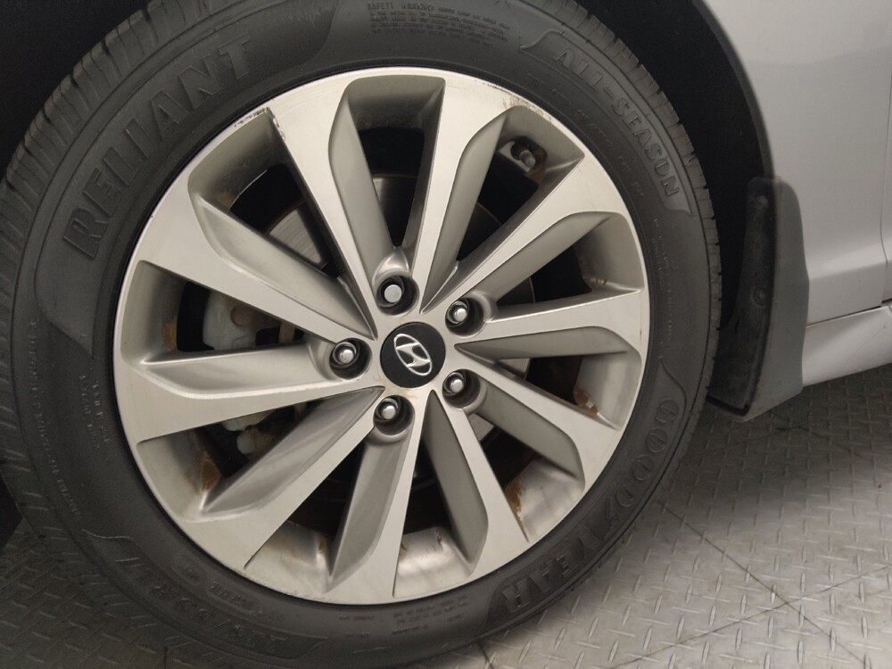 2016 Hyundai Sonata in Jacksonville, FL 32210 - 18087860 31