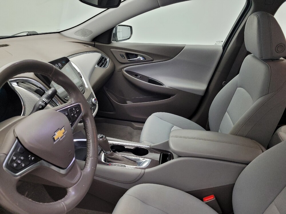 2018 Chevrolet Malibu in Chesapeake, VA 23320 - 18087874 17