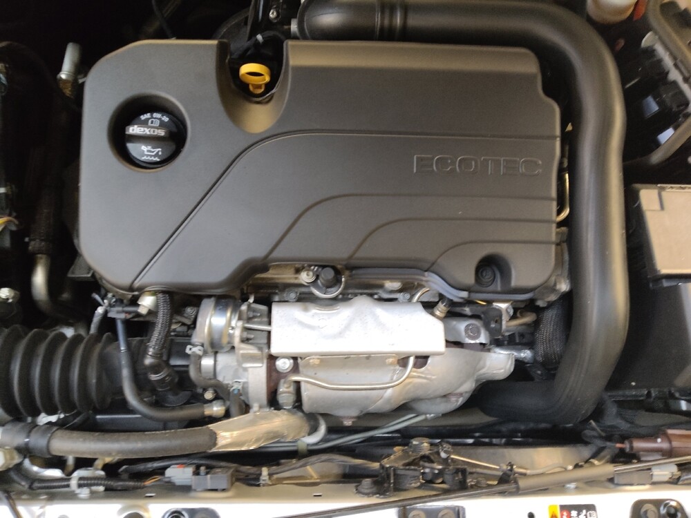 2018 Chevrolet Malibu in Chesapeake, VA 23320 - 18087874 30