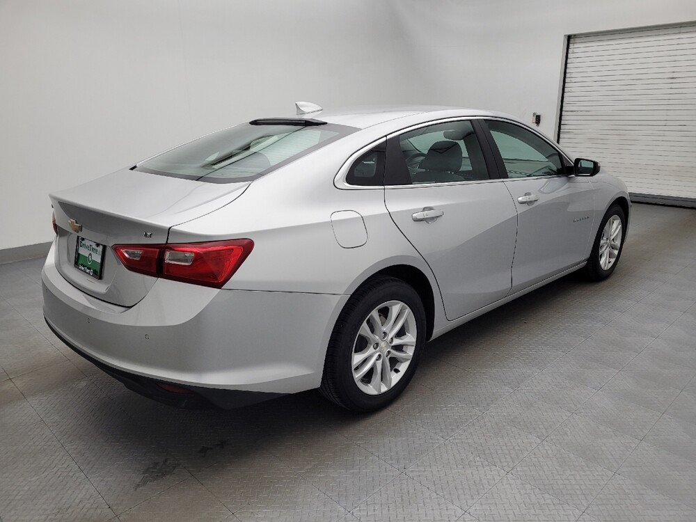 2018 Chevrolet Malibu in Chesapeake, VA 23320 - 18087874 10
