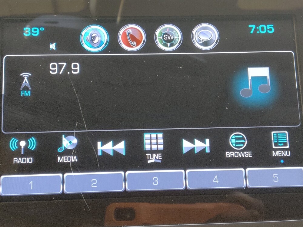 2018 Chevrolet Malibu in Chesapeake, VA 23320 - 18087874 25