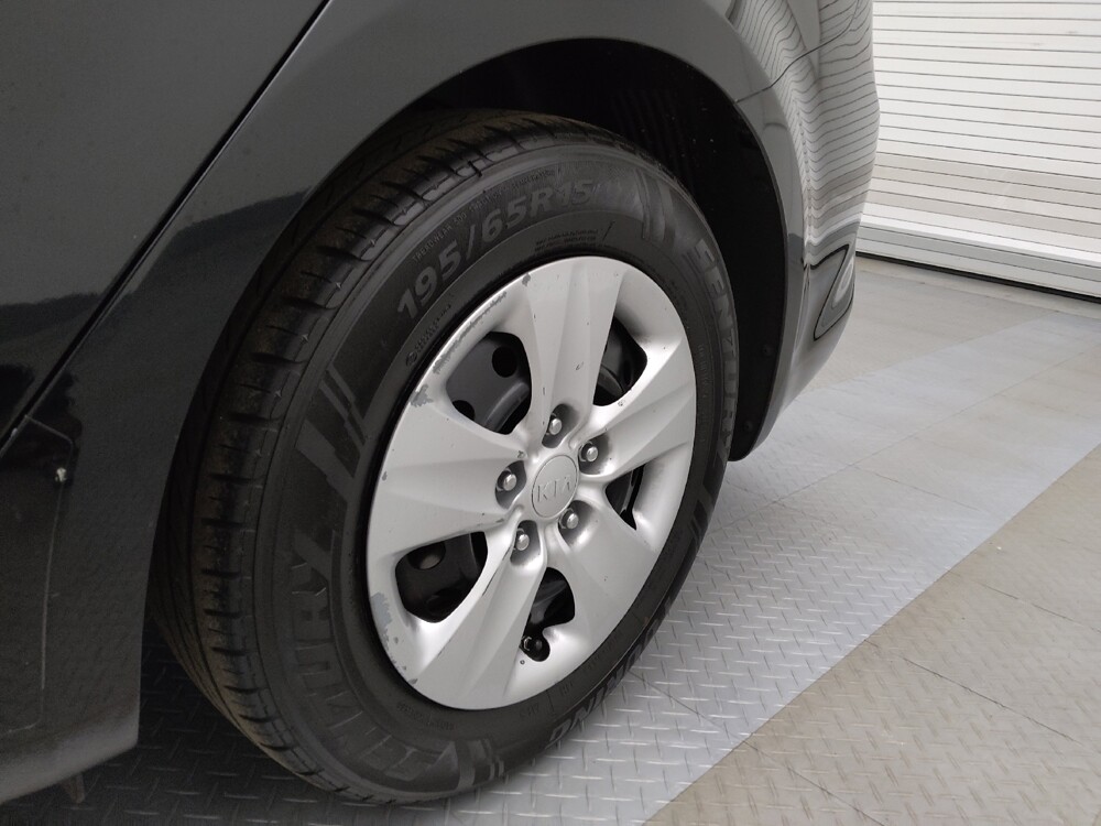 2017 Kia Forte in Lakewood, CO 80215 - 18087878 31