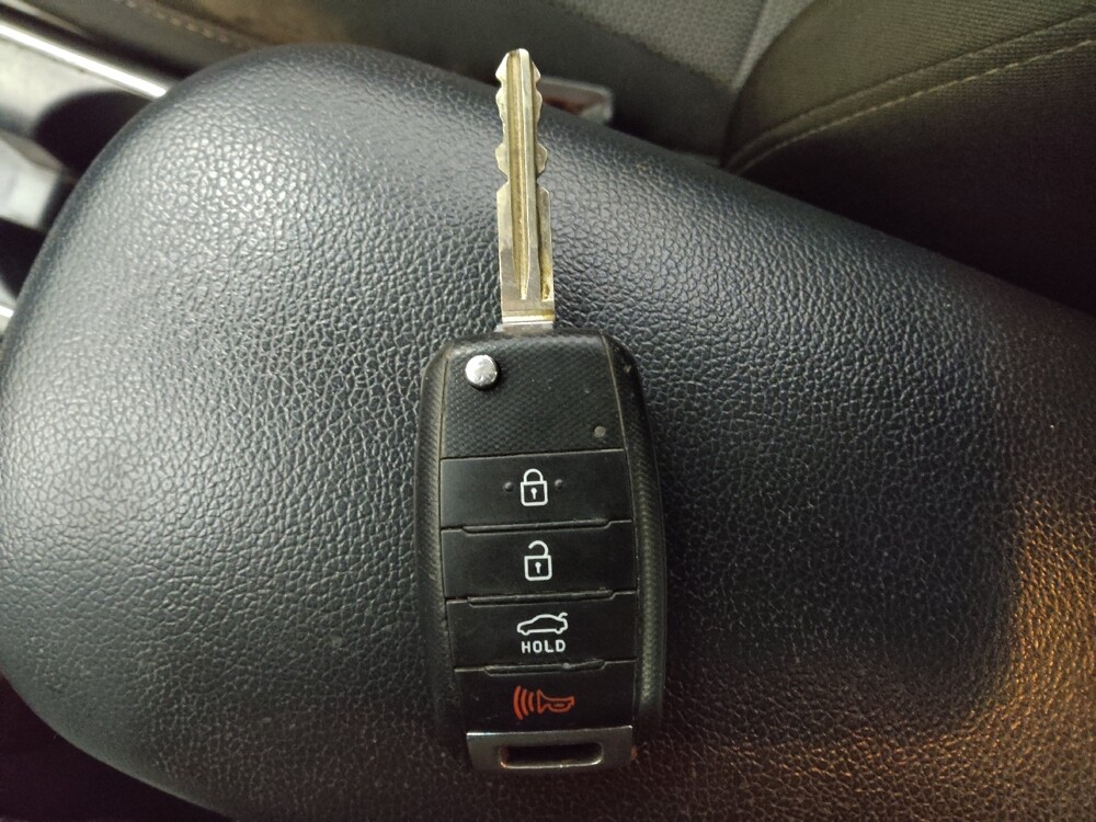 2017 Kia Forte in Lakewood, CO 80215 - 18087878 32