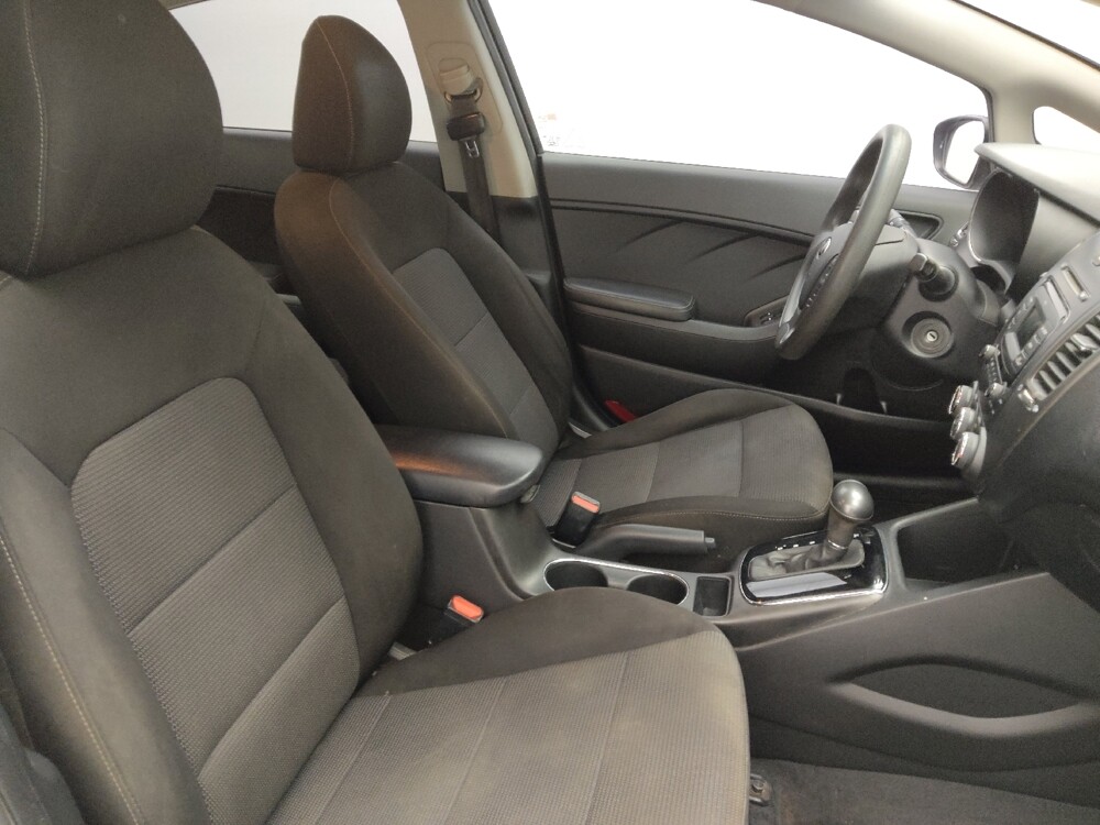 2017 Kia Forte in Lakewood, CO 80215 - 18087878 21