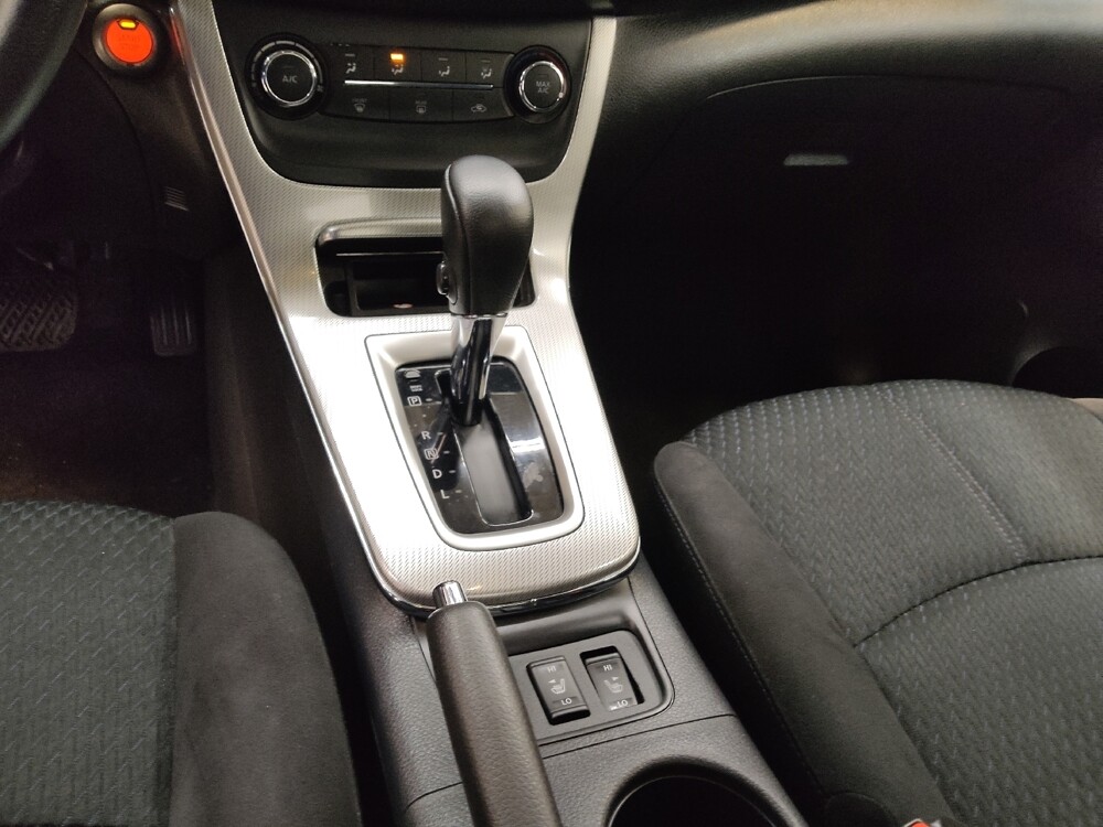 2015 Nissan Sentra in Fairfield, OH 45014 - 18087895 26