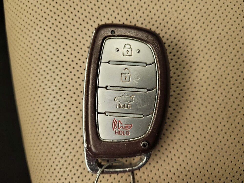 2017 Hyundai Sonata in Lexington, KY 40509 - 18087903 32