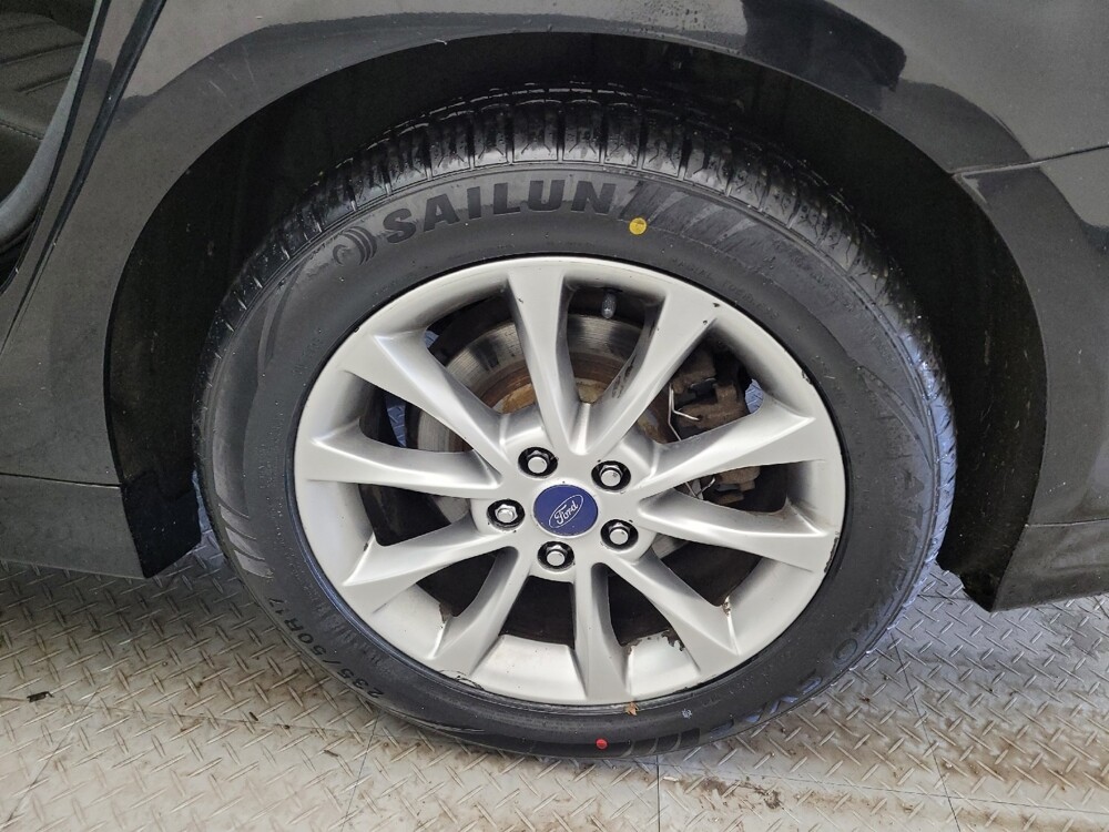 2017 Ford Fusion in Maple Heights, OH 44137 - 18087906 31