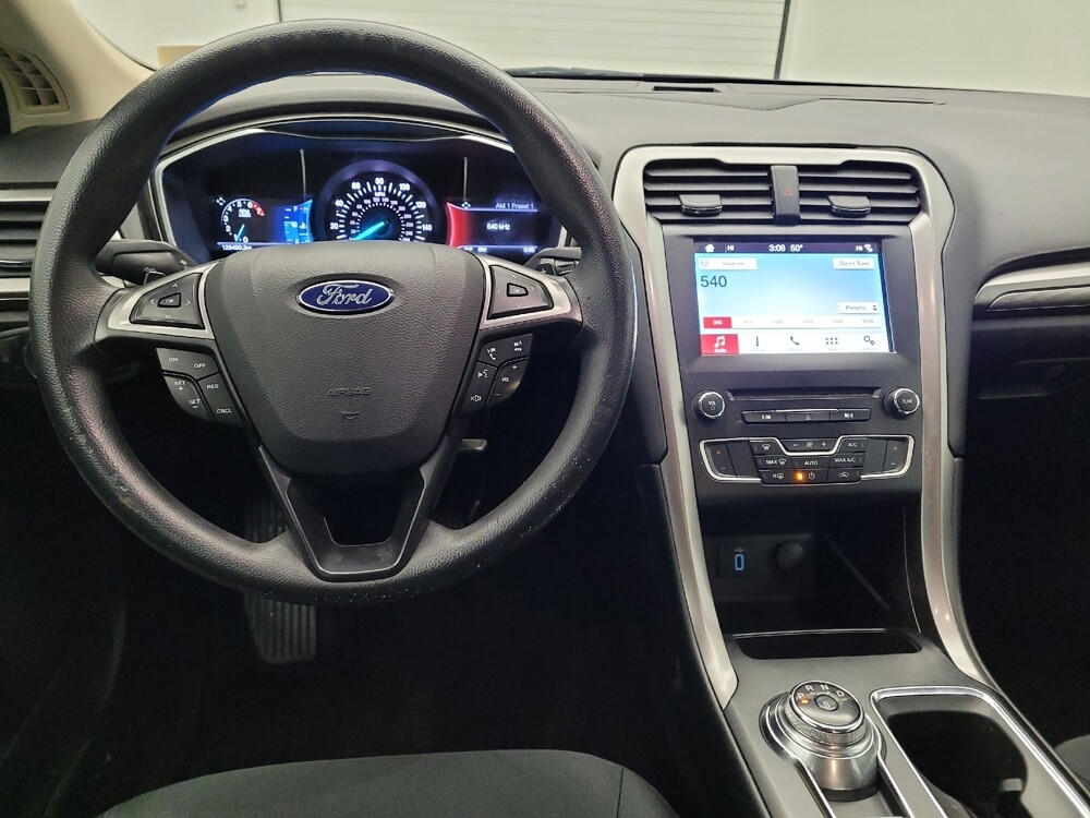 2017 Ford Fusion in Maple Heights, OH 44137 - 18087906 22