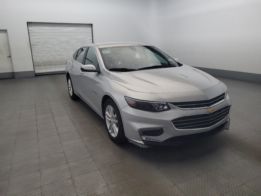 2018 Chevrolet Malibu in Newport News, VA 23601 - 18087930 13