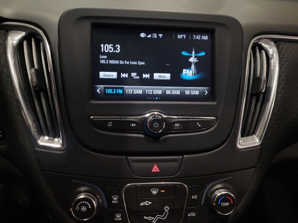 2018 Chevrolet Malibu in Newport News, VA 23601 - 18087930 25