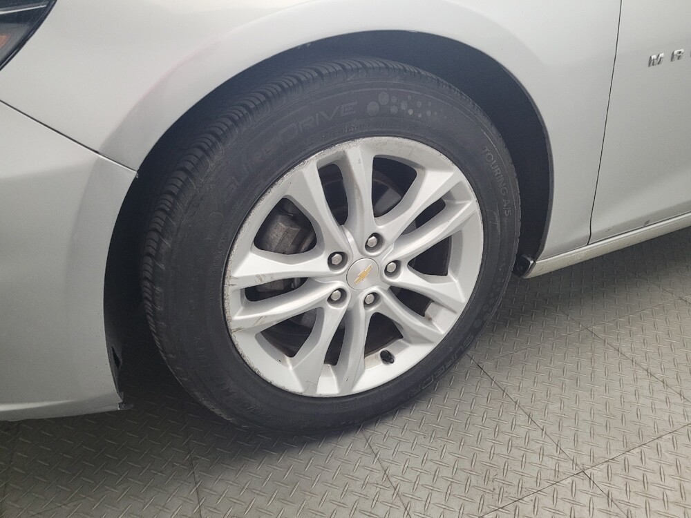 2018 Chevrolet Malibu in Newport News, VA 23601 - 18087930 31