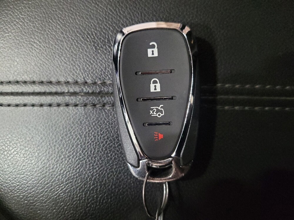 2018 Chevrolet Malibu in Newport News, VA 23601 - 18087930 32