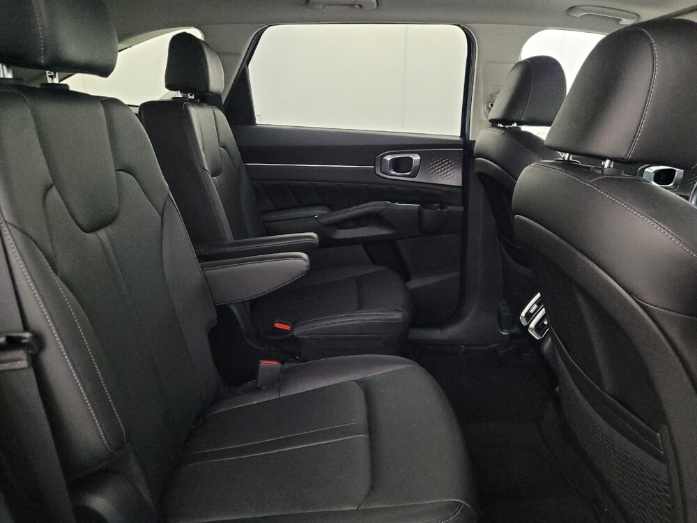 2022 Kia Sorento in Plymouth Meeting, PA 19462 - 18087932 19