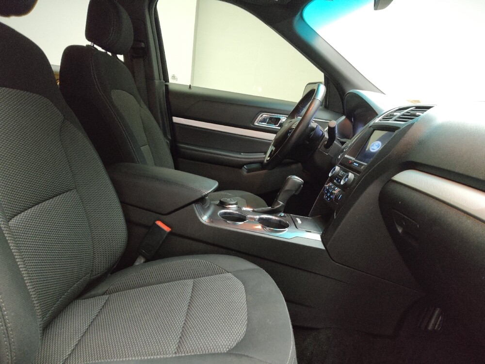 2017 Ford Explorer in Grand Rapids, MI 49508 - 18087946 21