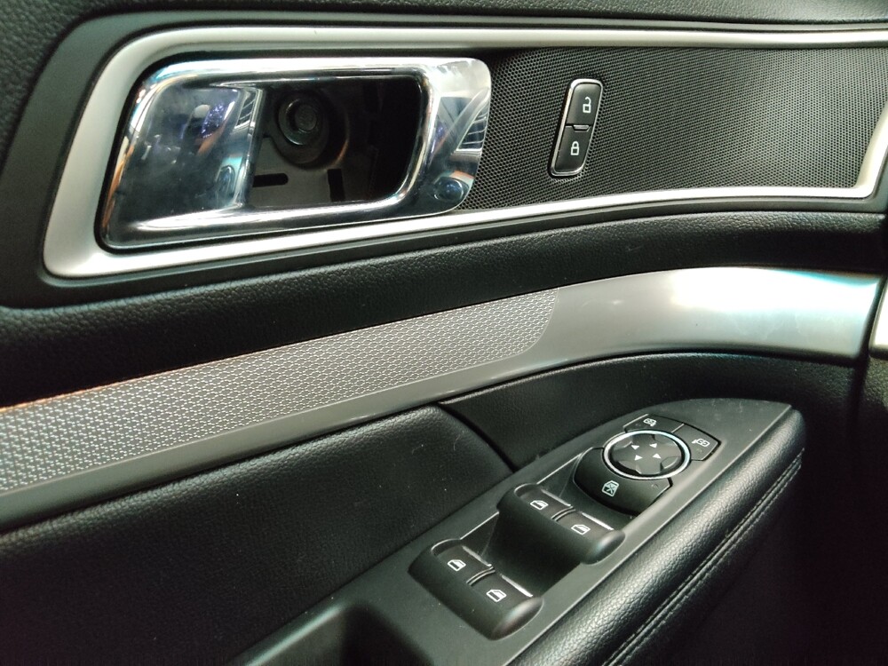 2017 Ford Explorer in Grand Rapids, MI 49508 - 18087946 27