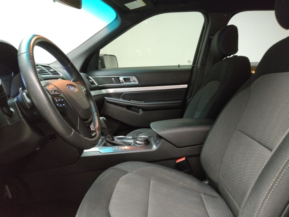 2017 Ford Explorer in Grand Rapids, MI 49508 - 18087946 17